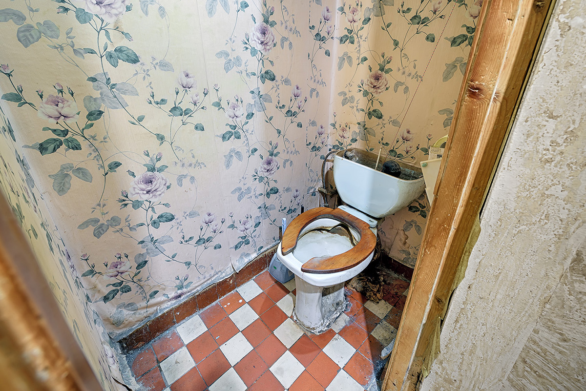 туалет в плохом состоянии