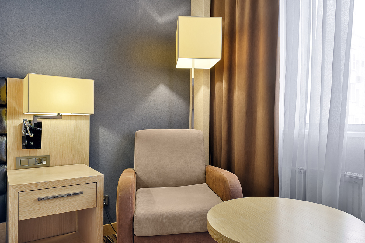 фрагмент интерьера номера в отеле