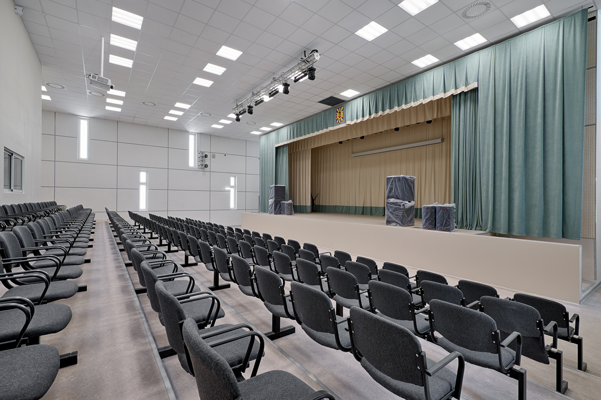 актовый зал в школе