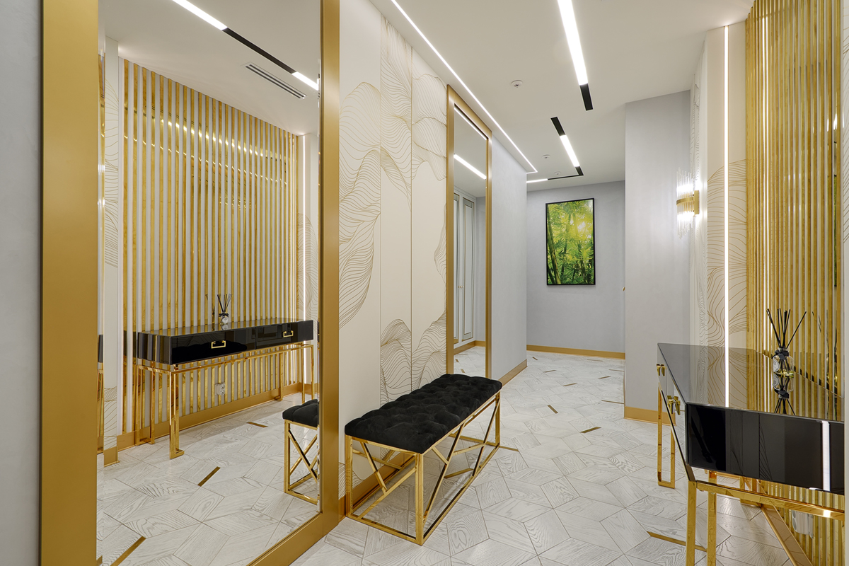 прихожая в золотом цвете