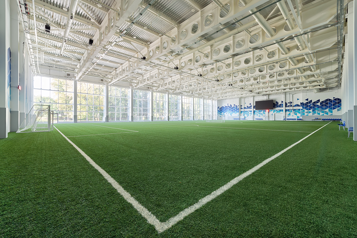 крытый футбольный манеж